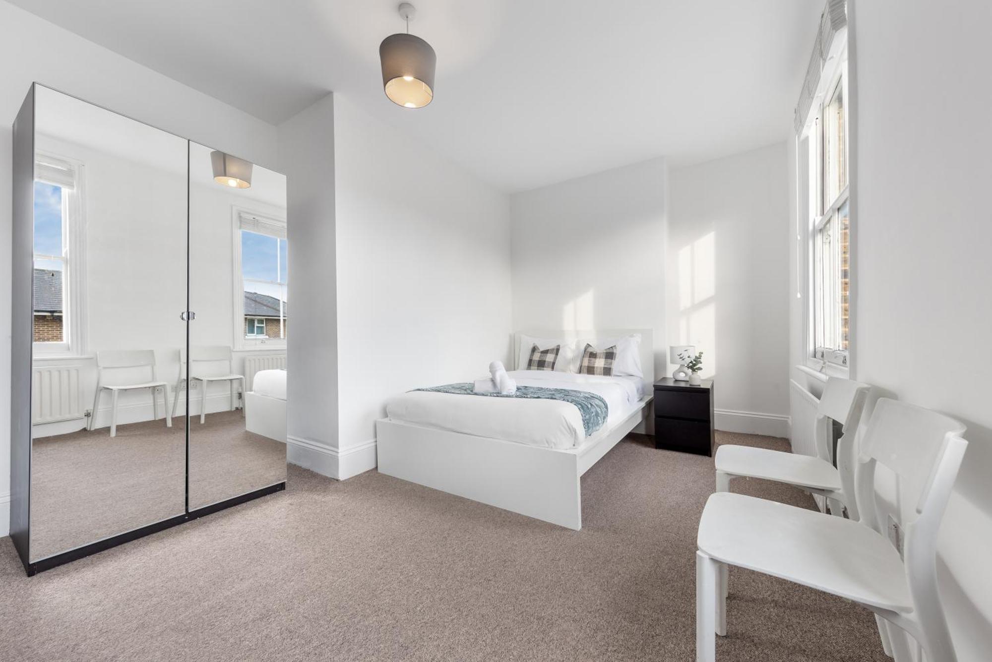 Luxury 4 Bedroom Flat With Stunning Shard View From Terrace In Central London! Next To Station, Sleeps 9 Kültér fotó
