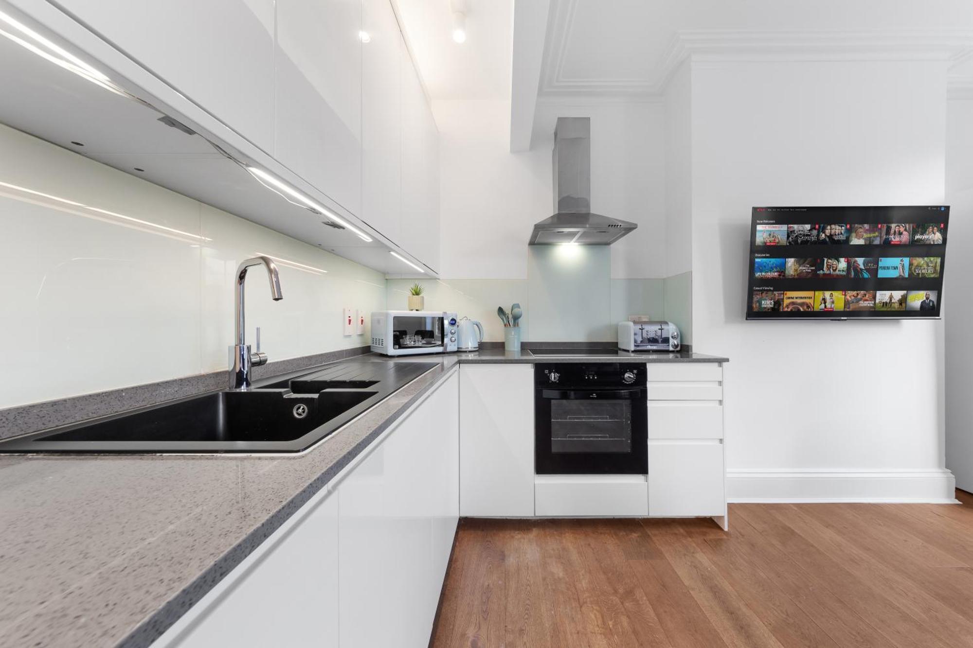 Luxury 4 Bedroom Flat With Stunning Shard View From Terrace In Central London! Next To Station, Sleeps 9 Kültér fotó