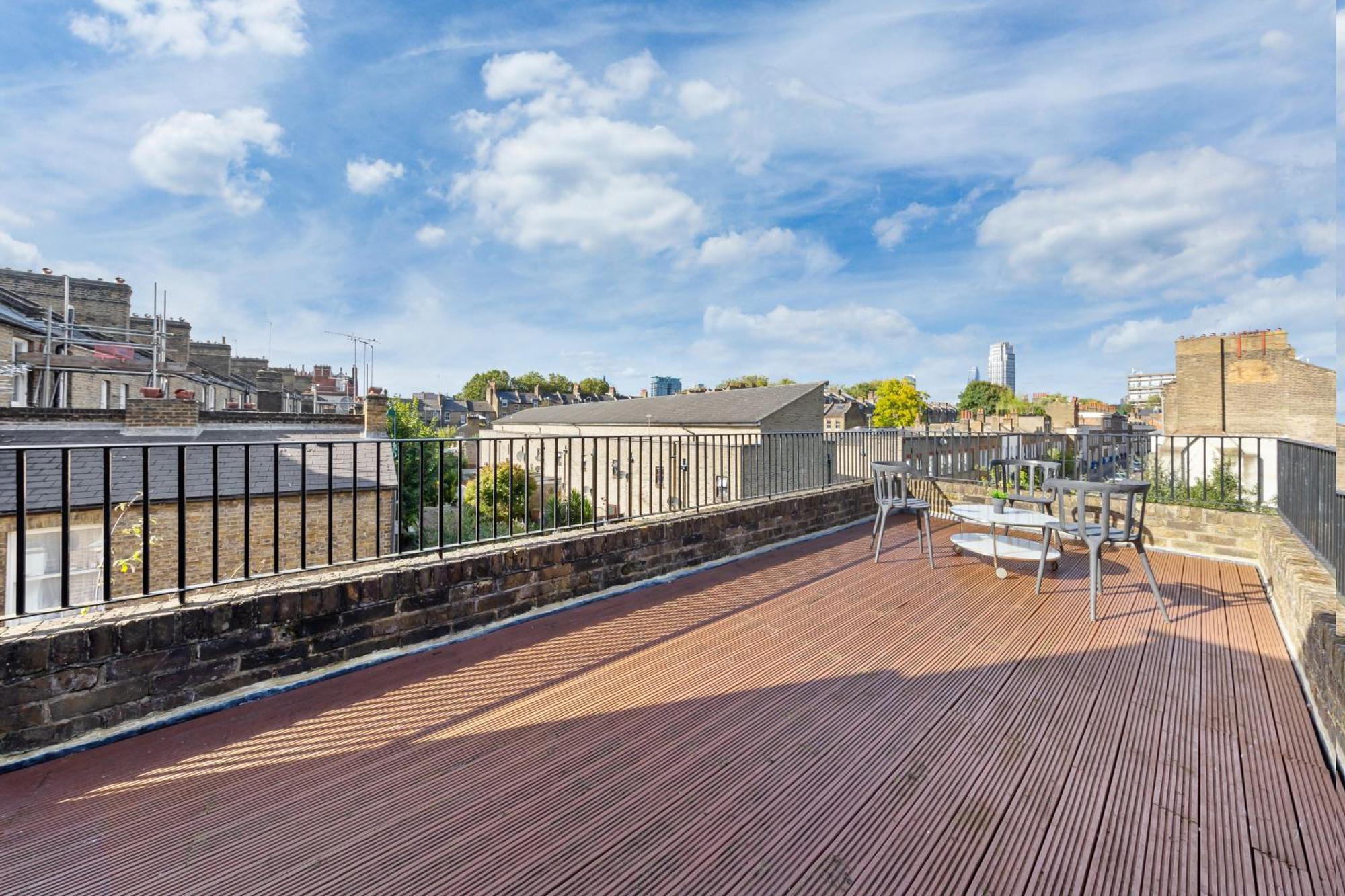 Luxury 4 Bedroom Flat With Stunning Shard View From Terrace In Central London! Next To Station, Sleeps 9 Kültér fotó