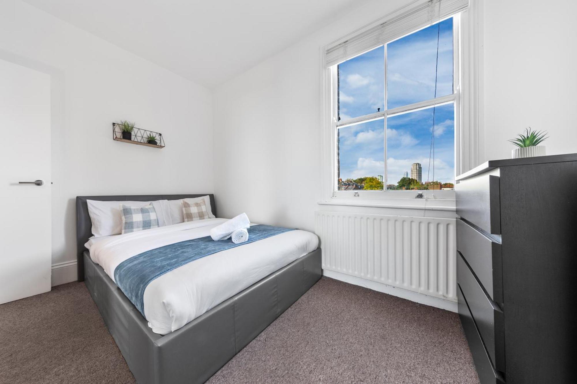 Luxury 4 Bedroom Flat With Stunning Shard View From Terrace In Central London! Next To Station, Sleeps 9 Kültér fotó