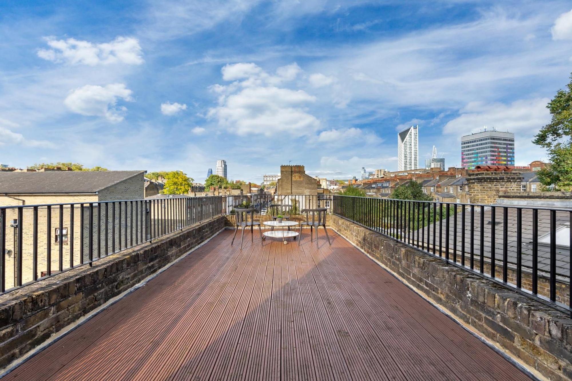 Luxury 4 Bedroom Flat With Stunning Shard View From Terrace In Central London! Next To Station, Sleeps 9 Kültér fotó