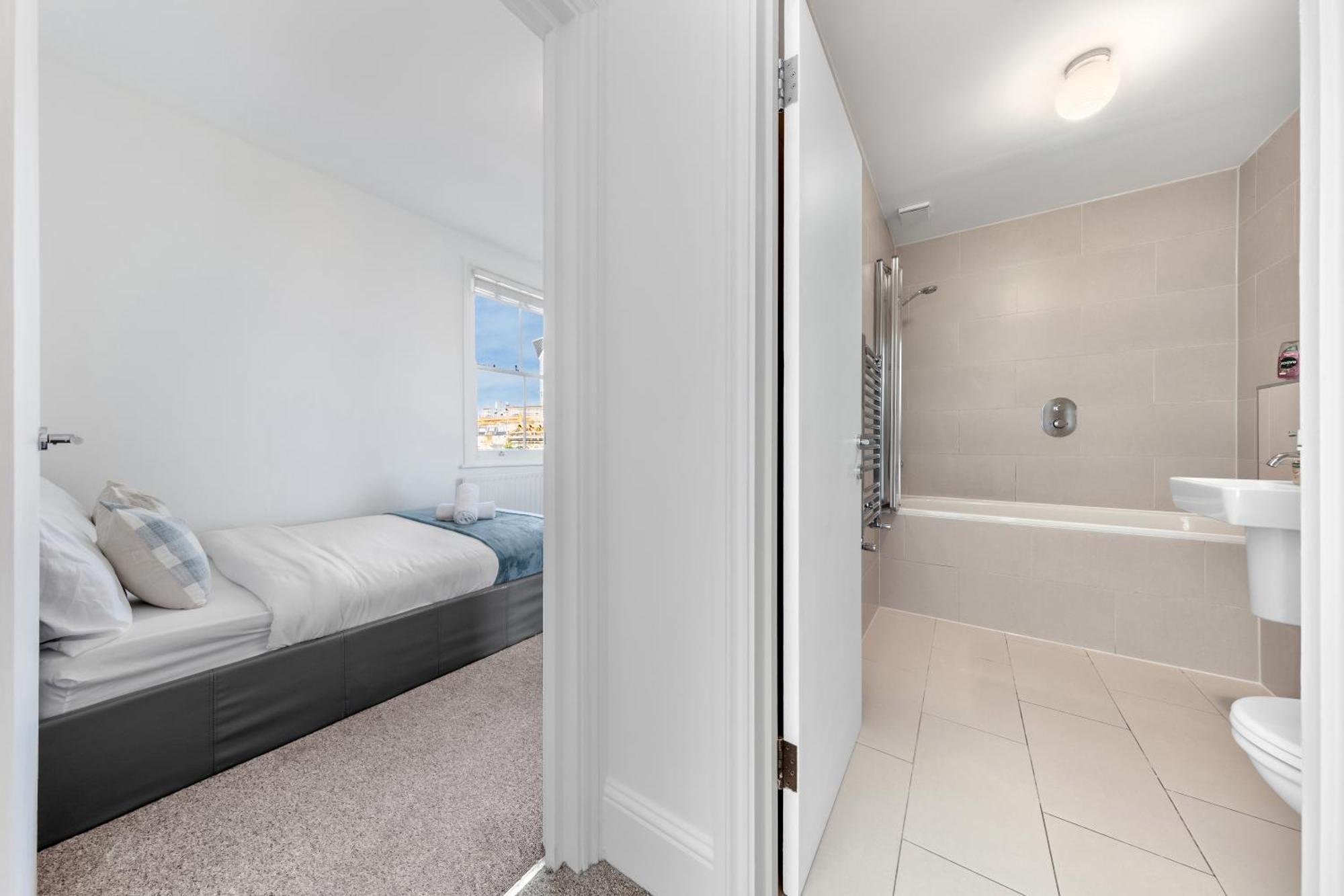 Luxury 4 Bedroom Flat With Stunning Shard View From Terrace In Central London! Next To Station, Sleeps 9 Kültér fotó