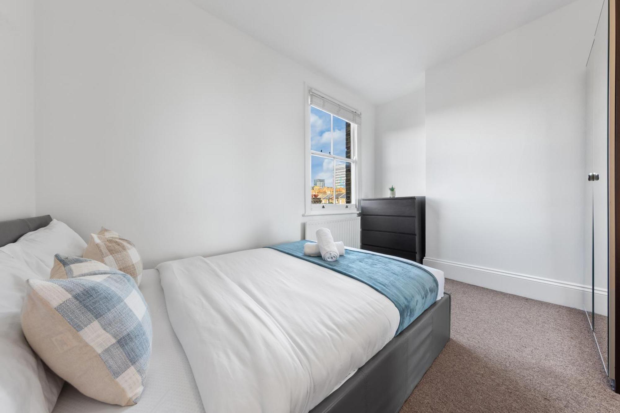 Luxury 4 Bedroom Flat With Stunning Shard View From Terrace In Central London! Next To Station, Sleeps 9 Kültér fotó