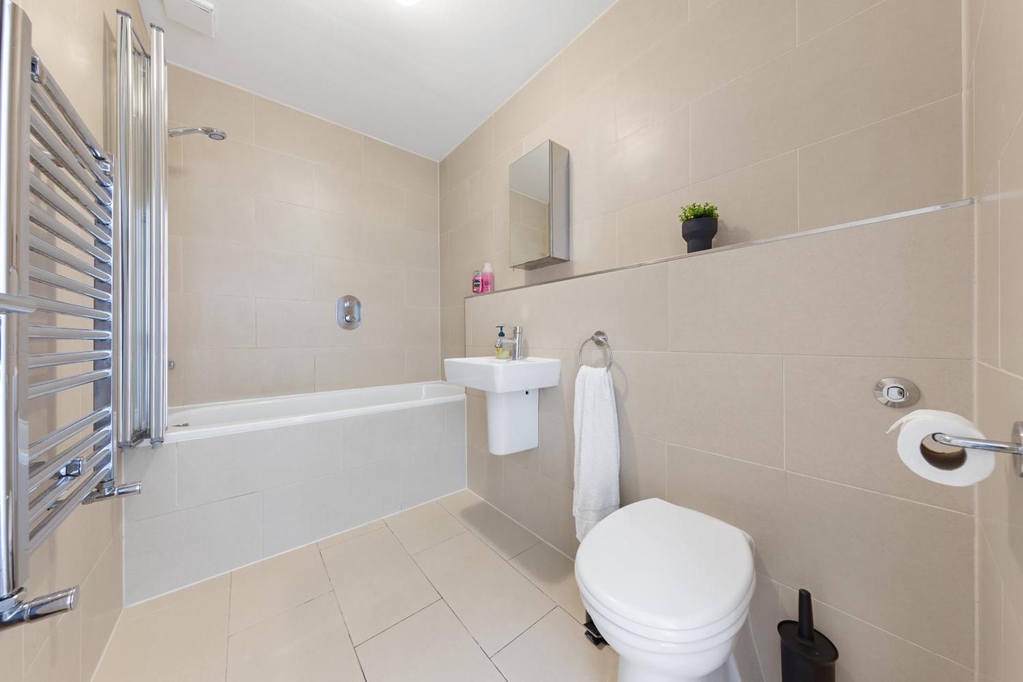 Luxury 4 Bedroom Flat With Stunning Shard View From Terrace In Central London! Next To Station, Sleeps 9 Kültér fotó