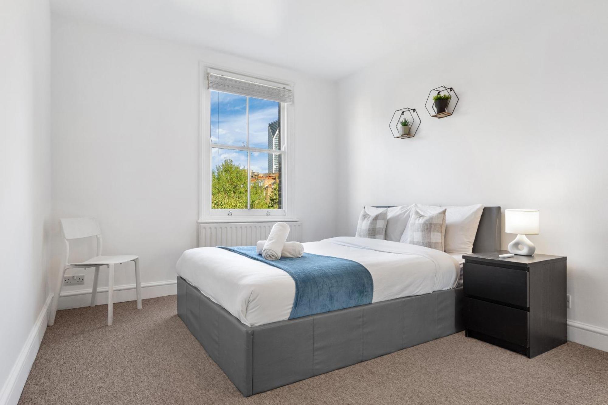 Luxury 4 Bedroom Flat With Stunning Shard View From Terrace In Central London! Next To Station, Sleeps 9 Kültér fotó