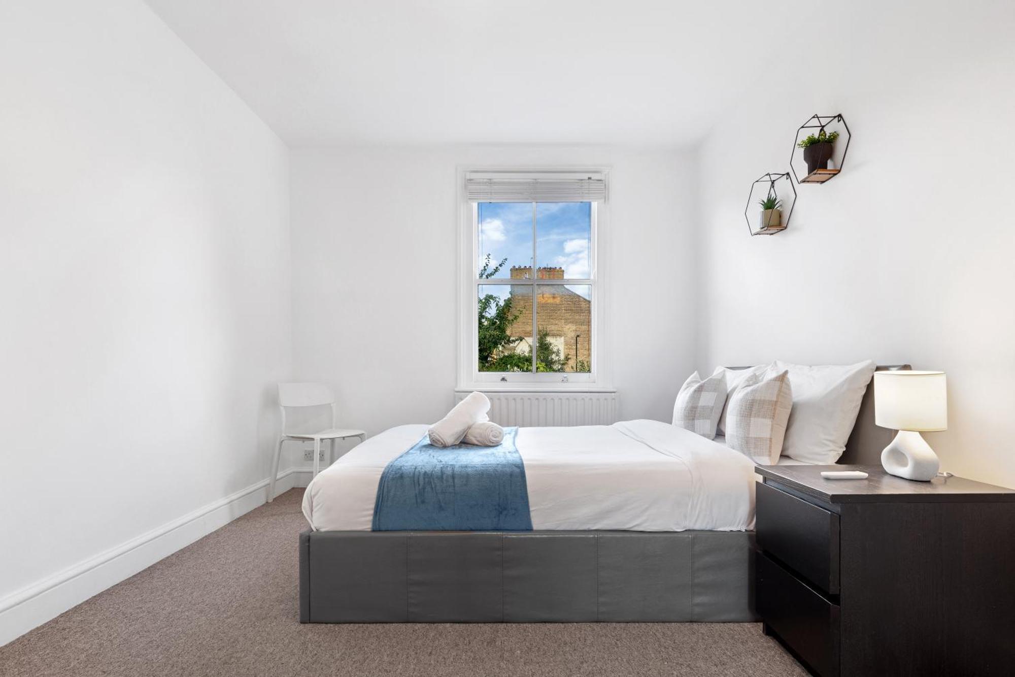 Luxury 4 Bedroom Flat With Stunning Shard View From Terrace In Central London! Next To Station, Sleeps 9 Kültér fotó