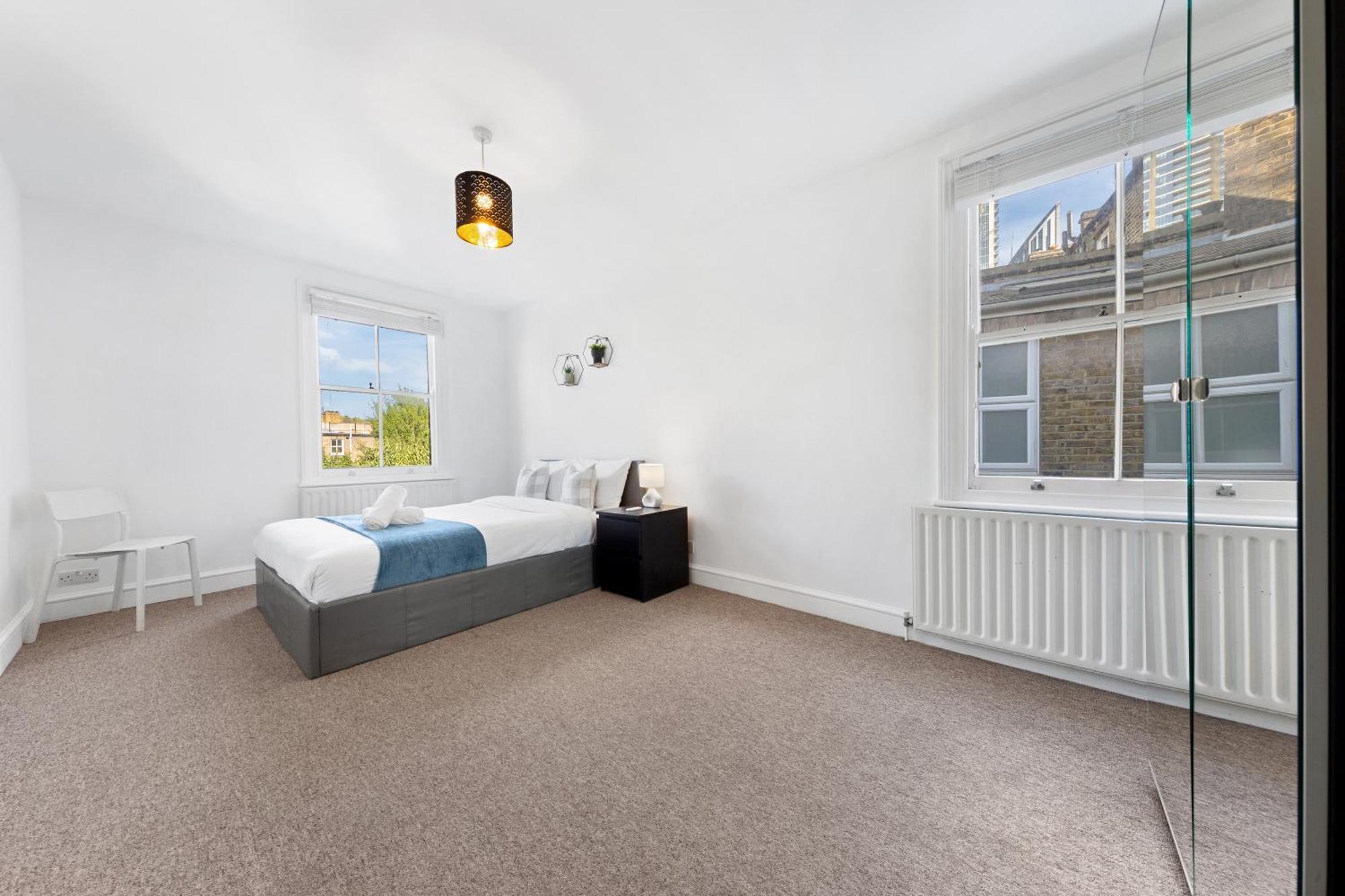 Luxury 4 Bedroom Flat With Stunning Shard View From Terrace In Central London! Next To Station, Sleeps 9 Kültér fotó