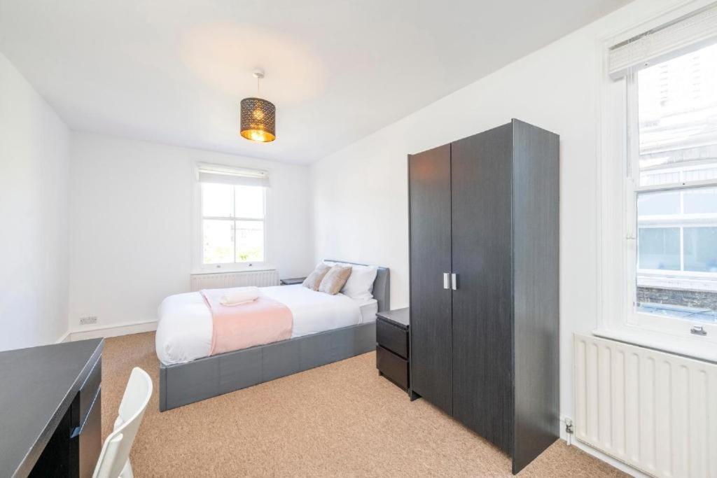 Luxury 4 Bedroom Flat With Stunning Shard View From Terrace In Central London! Next To Station, Sleeps 9 Szoba fotó